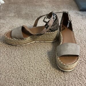 Universal Thread Tan Espadrille Shoes